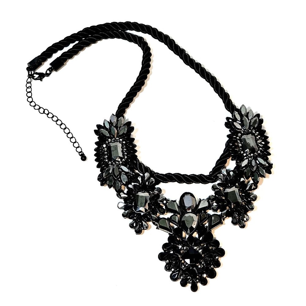 Black Onyx Glass Stone Floral Decor Statement Necklace